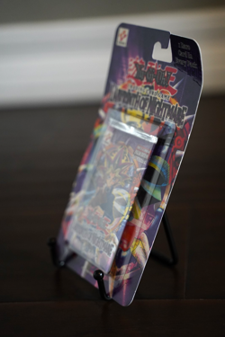 2002 Yugioh LON 1st Edition Labyrinth of Nightmare Blister Pack Sealed TCG - Image 3