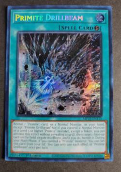 YuGiOh! - Primite Drillbeam - MP25-EN115 - Prismatic Secret Rare - NM/M - Image 1