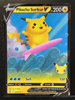 Carte Pokemon Pikachu Surfeur V 008/025 EB7.5 Celebrations 25 ans FR - Image 2