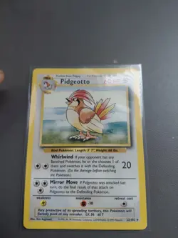 Pidgeotto 22/102 Base Set Pokemon Card WOTC 1999 Vintage - Image 1