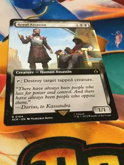 C5682 MAGIC MTG UNIVERSES BEYOND ASSASSINS CREED ROYAL ASSASSIN #0164 NM RARE EX - Image 2