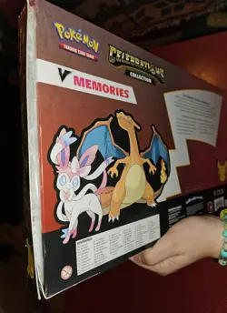 Pokemon : Celebrations Special Collection - V Memories Collection Box - See Pics - Image 3