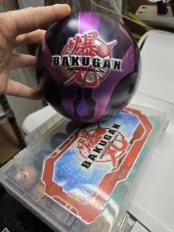 Bakugan Battle Brawlers Lot of 34 w/organizer ball, cards + storage organizer - Image 1