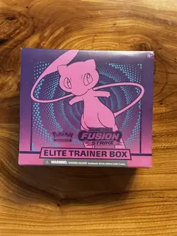 POKEMON TCG SWORD & SHIELD FUSION STRIKE ETB ELITE TRAINER BOX FACTORY SEALED - Image 1