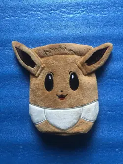 Pokemon Evoluzioni Prismatiche sacchetto Eevee Accessory Pouch. Nuovo - Image 1