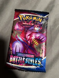 Pokemon TCG: Sword & Shield-Fusion Strike Sleeved Booster Pack - 10 Cards - Image 1