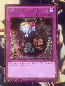 Yugioh: Treacherous Trap Hole - PGL3-EN036 - Gold Secret Rare - 1st Ed - NM - Image 1