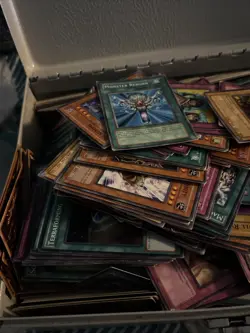 Yu-Gi-Oh! Trading Card Collection Box Lot Of Cards A lot Of 1996 1st Editions - Image 3