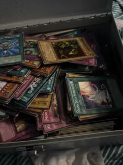 Yu-Gi-Oh! Trading Card Collection Box Lot Of Cards A lot Of 1996 1st Editions - Image 4