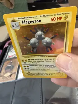 Pokemon TCG Magneton Base Set 9/102 Holo Unlimited Holo Rare T214 - Image 3