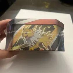 Pokemon Eevee Evolutions Tin - Flareon V / factory sealed - Image 5
