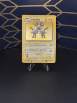 Magneton 009/102 Base Set Holo Pokemon TCG - Image 1