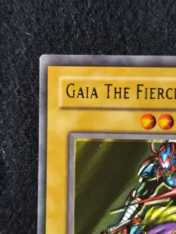 Gaia The Fierce Knight LOB-006 foil shift error, and insufficient ink line LP - Image 5