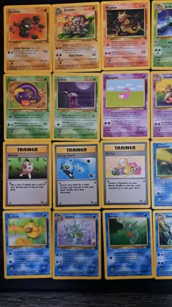 Pokemon TCG Jungle 24 Card Lot, no duplicates - Image 3