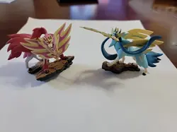 Shiny Zamazenta & Shiny Zacian Figures Premium Collection SET - Pokemon - Image 1