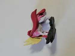 Shiny Zamazenta & Shiny Zacian Figures Premium Collection SET - Pokemon - Image 3