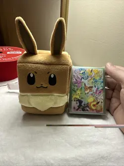 Eevee Plush Deck Box with Card Sleeves Prismatic Evolutions - Image 1