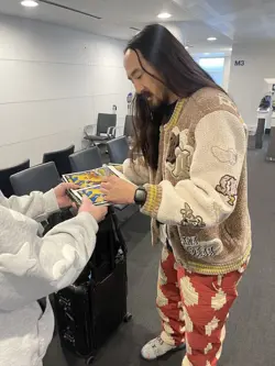 STEVE AOKI SIGNED POKEMON SHINING FATES PIKACHU V PROMO (PROOF!) RARE - Image 3
