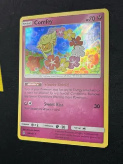 Comfey 93/145 - Sun & Moon Guardians Rising Holo Rare Pokemon Card - NM - Image 2