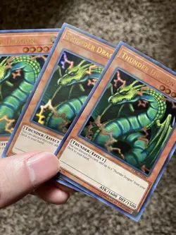 3xThunder Dragon LCKC-EN067 Legendary Collection Kaiba Unlimited. Playset/1996 - Image 4