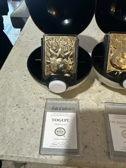 1999 Burger King Pokemon 23K Gold Plated Trading Card Lot 4, Charizard & Mewtow - Image 5
