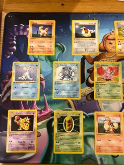 Pokemon 1st Edition Base Set (English - Shadowless) Lot - 34 Cards - LP-NM - Image 5