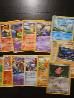 Vintage/Early Pokemon Non-Holo 160 Card Lot - Image 3