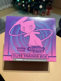 Pokemon Sword & Shield Fusion Strike Elite Trainer Box - minor damage 820650809330 - Image 1