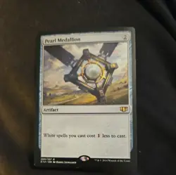 MTG Pearl Medallion Rare Commander - Image 1