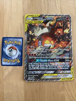 Reshiram & Charizard GX SM201 Jumbo Cards Holo - Image 1