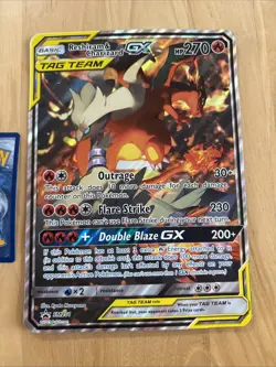 Reshiram & Charizard GX SM201 Jumbo Cards Holo - Image 2