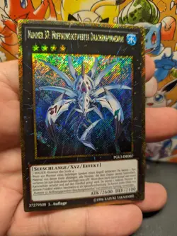 ?? Yu-Gi-Oh Number 37: Hope Woven Dragon Spider Shark PGL3-EN007 ( German ) ?? - Image 2