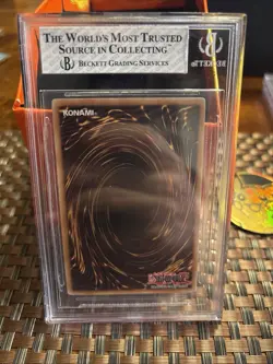 Yu-Gi-Oh! Blue-Eyes White Dragon Limited Edition Ghost Rare GLD5-EN001 BGS 7.5 - Image 3