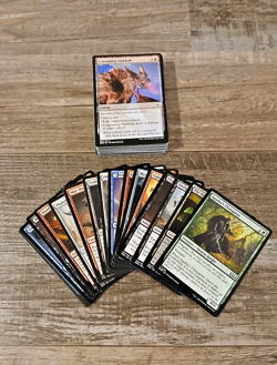 Lot of 500 Common/Uncommon + 10 Foil Magic: The Gathering Cards w/ Storage Box - Image 3