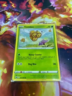 Combee 011/189 Swsh10: Astral Radiance Regular NM-Mint Pokemon TCG - Image 3