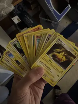 100 Random Pokemon Cards - Image 1