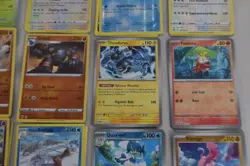 Pokemon Trading Card Lot of 100 "20 Holos" Various Sets (J028G) - Image 5