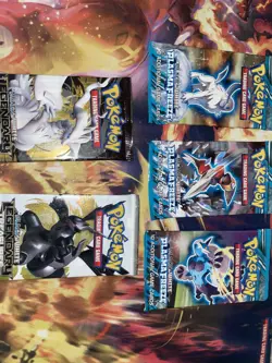 Pokemon 3 Black & White Plasma Freeze & 2 Legendary Treasures Booster Packs - Image 1