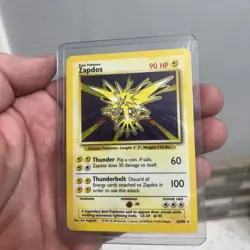 1999 Pokemon TCG Base Set Zapdos Holo Rare Card 16/102 - Image 1