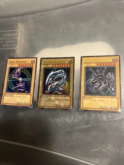 Yu-Gi-Oh! 1996 Original, Blue Eyes White Dragon, Dark Magician, Red Eyes B. LP - Image 1