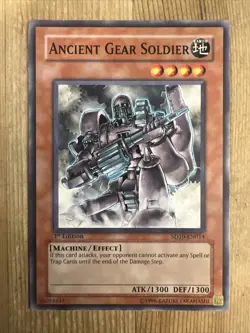 Yu Gi Oh Ancient Gear Soldier SD10-EN014 Common 1st Edition LP - Image 1