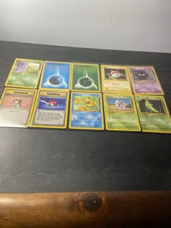 Lot Of 100 Pokemon Cards - Image 2