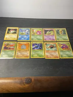 Lot Of 100 Pokemon Cards - Image 2