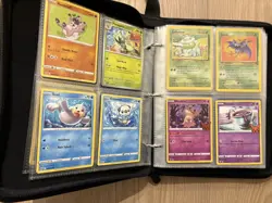 164 Assorted Pokemon cards in binder vintage + modern Rares Holos - Image 4