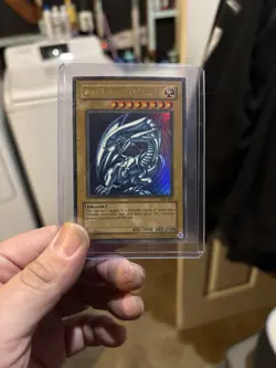 Faded Holo Blue-Eyes White Dragon SDK-001 Ultra Rare Unlimited Edition - Image 5