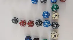 MTG Spin Down Dice Lot Of 32 Various Sets Zendikar, Scars of Mirrodin, M10 etc - Image 3