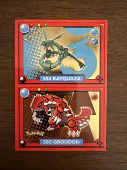 POKEMON POKEDEX Sticker #383-384 RAYQUAZA / GROUDON 2022 PERU HOLOFOIL - Image 1