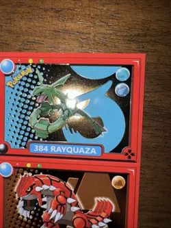 POKEMON POKEDEX Sticker #383-384 RAYQUAZA / GROUDON 2022 PERU HOLOFOIL - Image 3