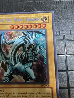 Yu-Gi-Oh Blue-Eyes White Dragon BPT-009 Collector's Tin “Crazy Heavy Holo Bleed” - Image 3