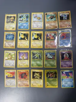 25 x Pokemon TCG Vintage 1st Edition fossil Holo Rare Vintage Poor Condition - Image 1